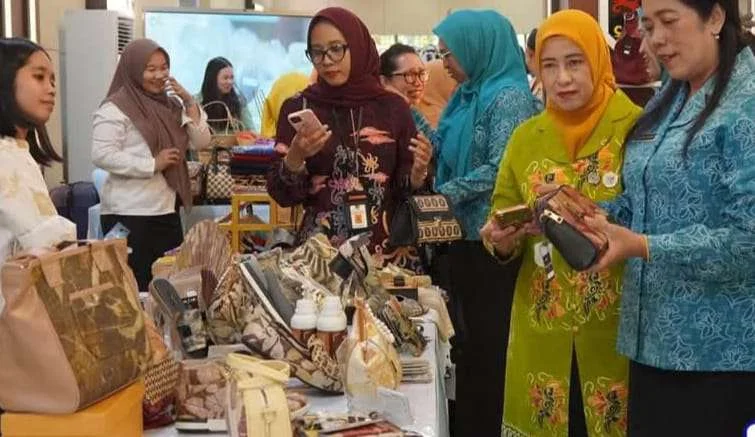 Ketua TP PKK Barito Utara Hj. Maya Savitri Shalahuddin Hadiri Kunjungan Ketum TP PKK Pusat Tri Tito Karnavian