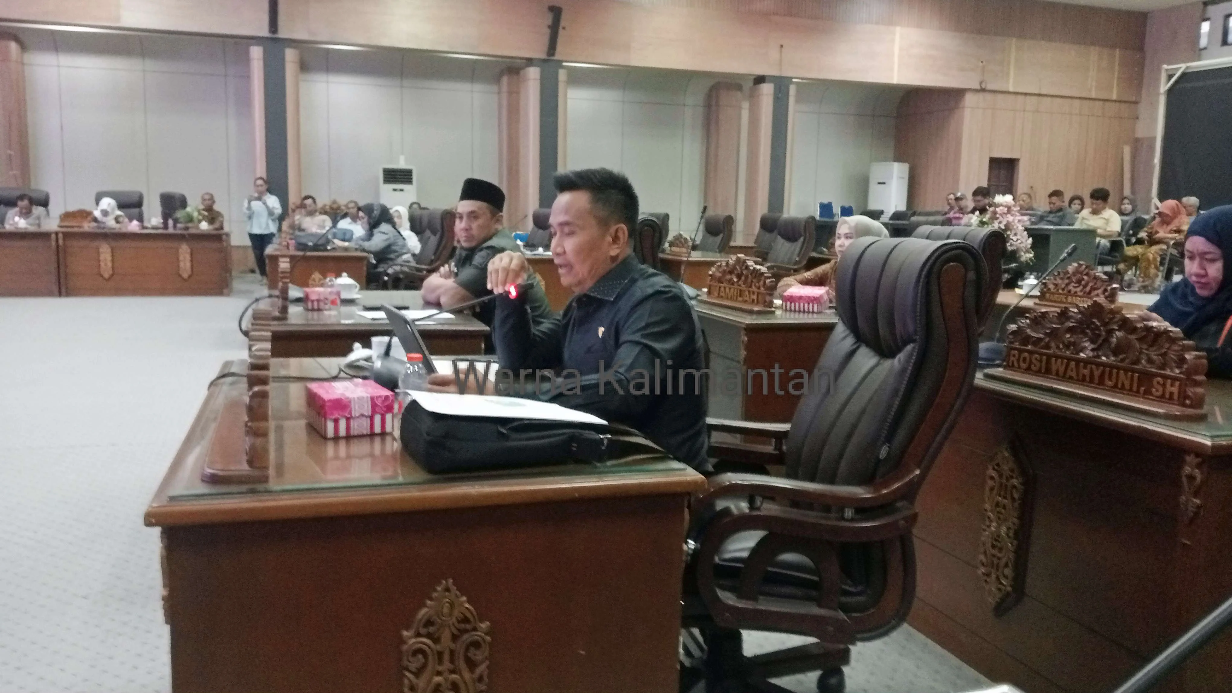 Anggota DPRD Barito Utara, Hasrat, Pertanyakan Dasar Hukum Serah Terima Tali Asih